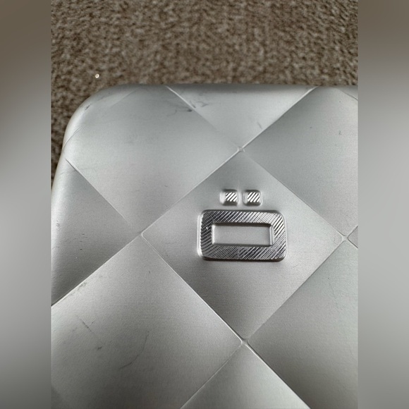 OGON Aluminum Wallet Quilted Passport - Platinium - Picture 3 of 6